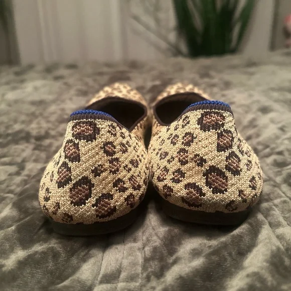 Rothy’s The Loafer in Retired Cheetah Print Sz 10 - Picture 6 of 9